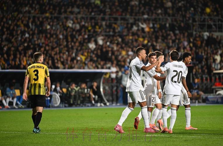 每体:皇马欧超胜诉,计划向欧足联索赔45亿至47亿欧元 每体:皇马欧超胜诉,计划向欧足联索赔45亿至47亿欧元